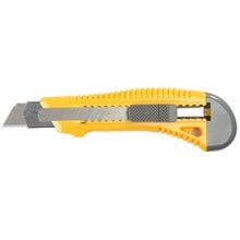 Нож с выдвижным сегментированным лезвием 18 мм STAYER STANDARD 0913   